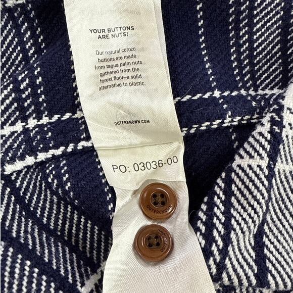 Outerknown Men's Blanket Button Shirt Size Medium - Picture 7 of 7